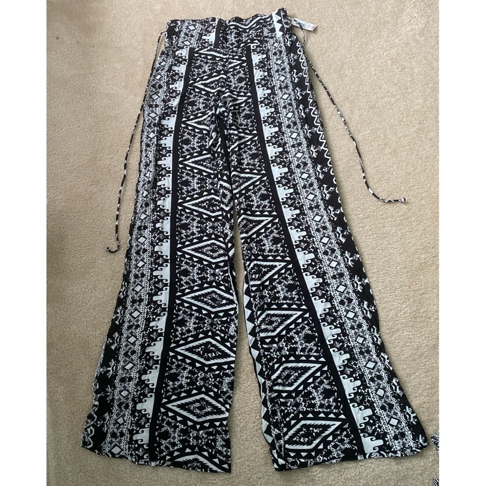 Juniors wide leg pant in XS